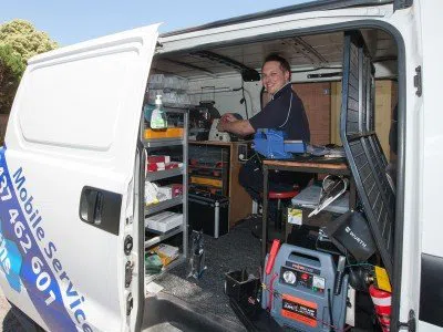 Warwick Local Locksmith Warwick, RI 401-424-9498 - 24-hr-mobile-locksmith