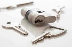 Warwick Local Locksmith Warwick, RI 401-424-9498 - rekey-locks-residential