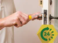 Warwick Local Locksmith Warwick, RI 401-424-9498 Warwick Local Locksmith Warwick, RI 401-424-9498 - service-side-emergency